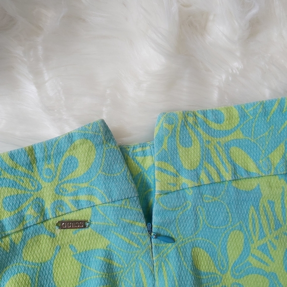 Guess Jeans Cotton Vibrant floral Capris - Picture 5 of 7